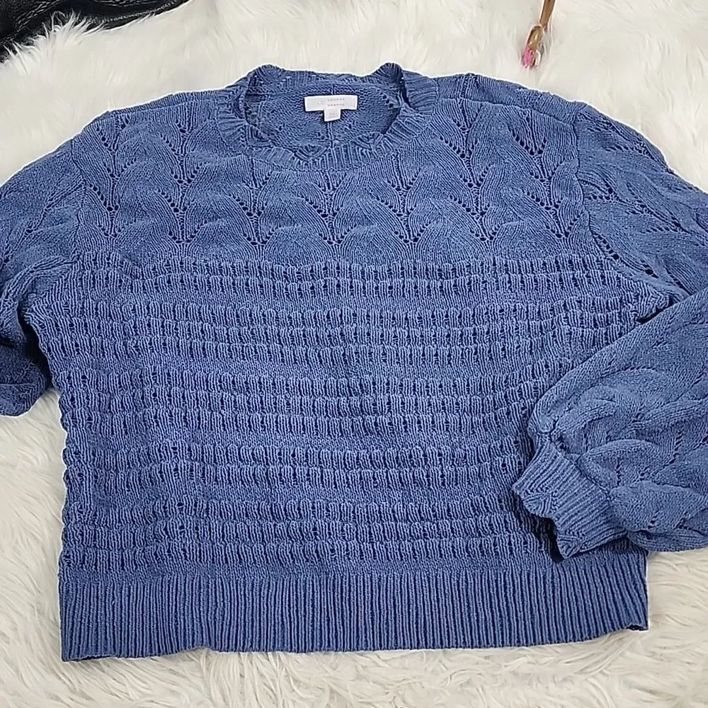 Lavender Blue Knit Cropped Wide Sleeved Sweater Size M